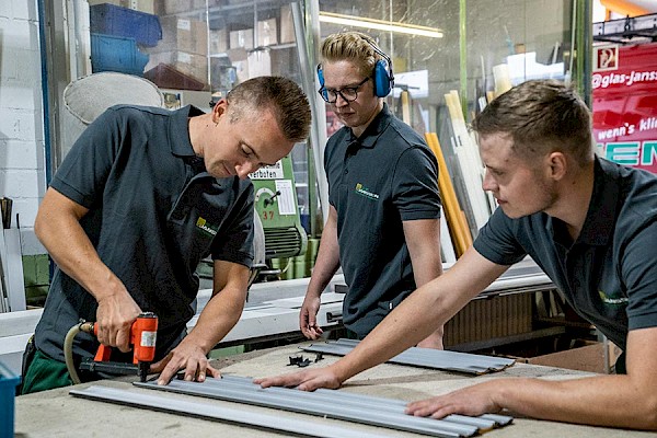 Handwerkliche Produktion in unserer Werkstatt.